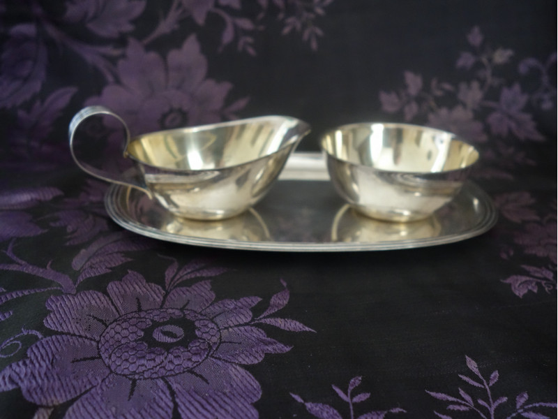 Silverset grädde och socker med bricka, 1490kr